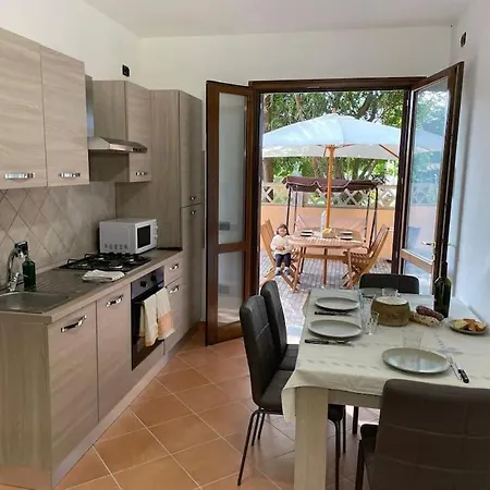 Incantevole 4 Posti Letto Con Grande Spazio Esterno Con Idromassaggio Valledoria (Sardinia)