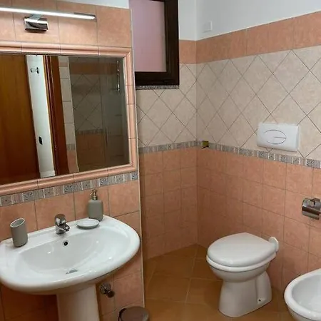 Incantevole 4 Posti Letto Con Grande Spazio Esterno Con Idromassaggio Valledoria